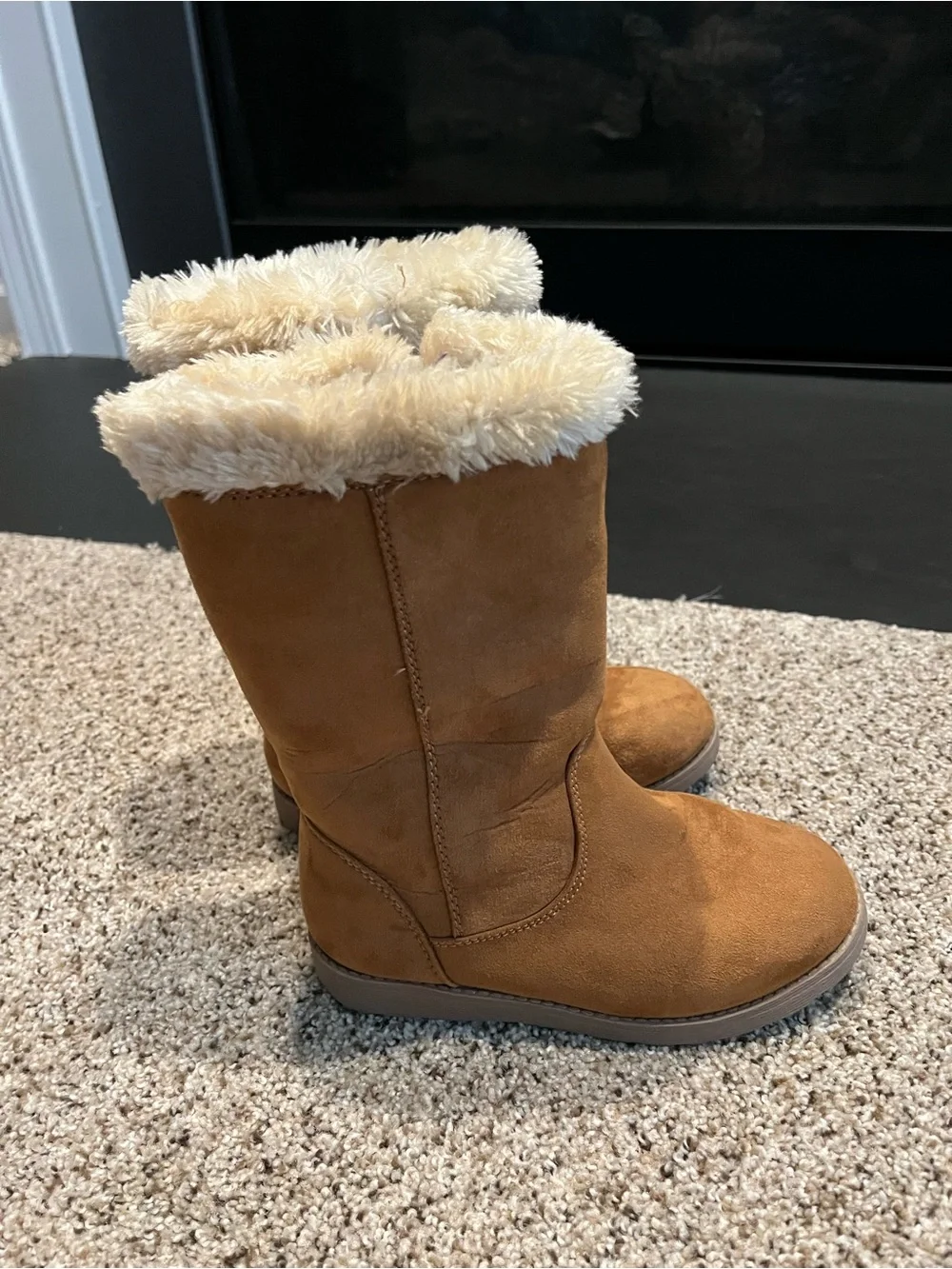Cat & Jack Kids Faux-Suede Winter Boots with Cream Fur Lining - Tan
